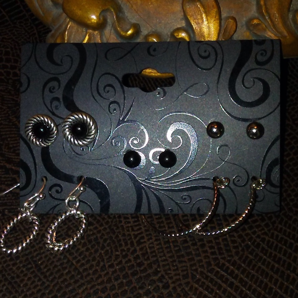 New 5 piece earring set